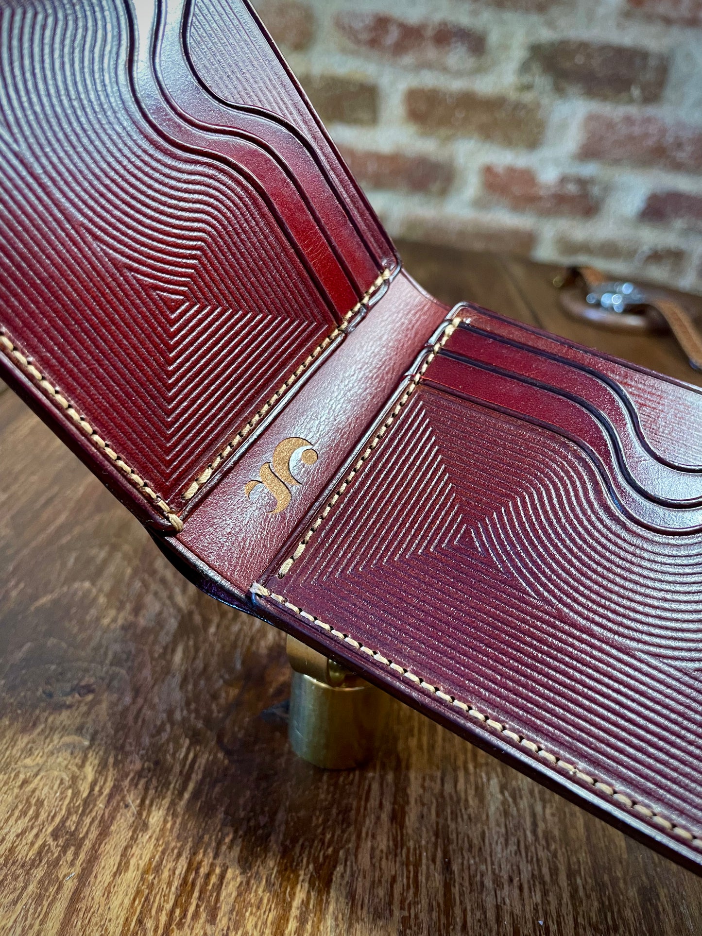 Embossed Leather Wallet – Mahogany Bordeaux